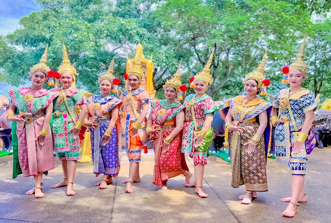 การแสดงชุดโขน